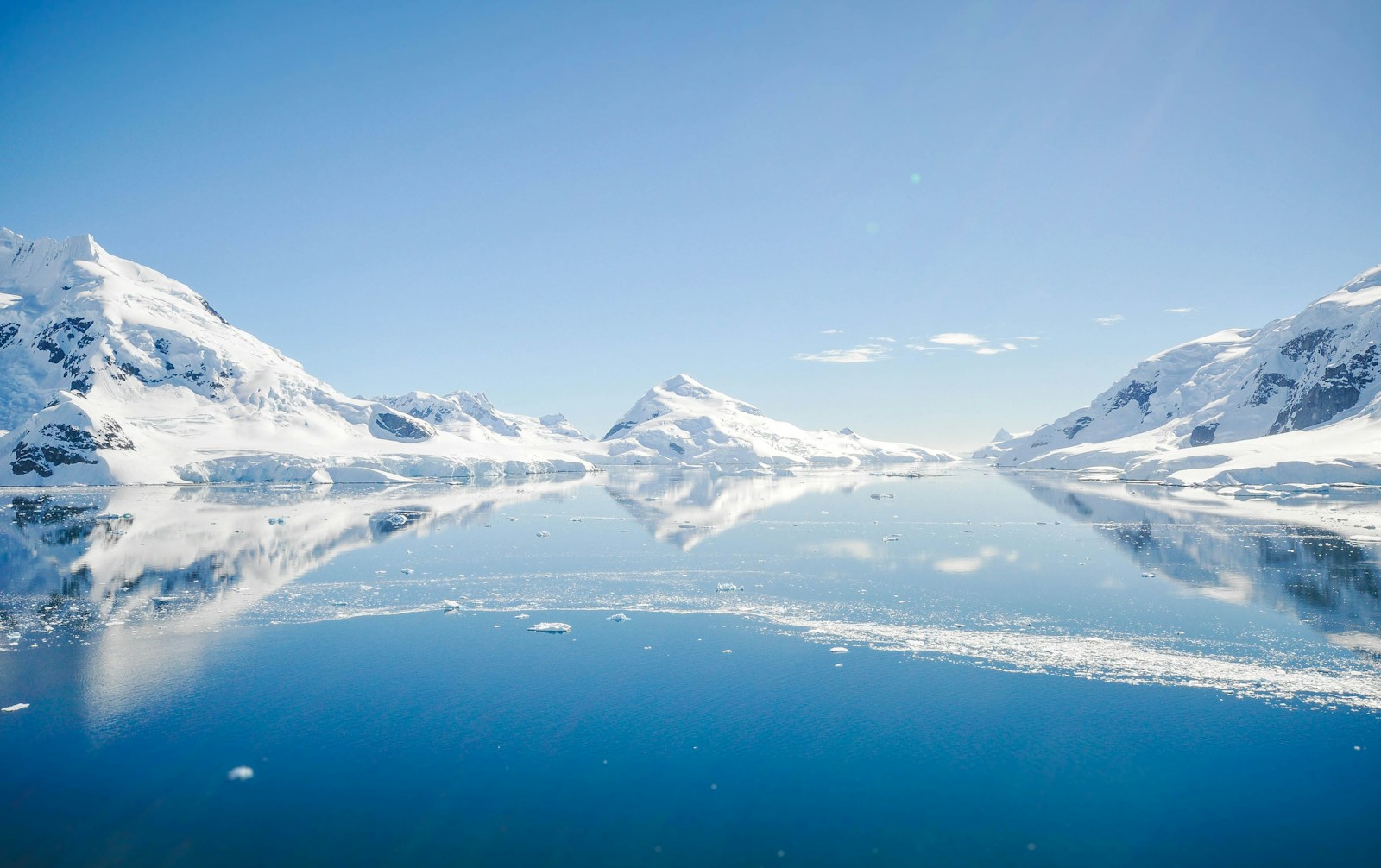 Photo by henrique setim mountain with snow near body of water